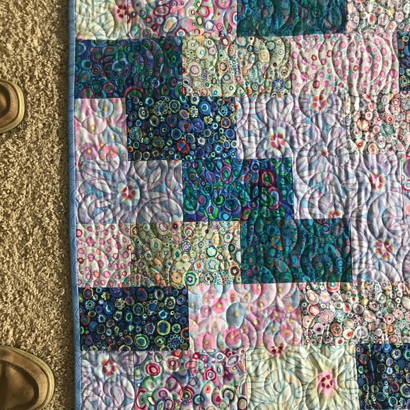 Quilt or Throw handmade SIZE 66" X 56 Beautiful - Picture 4 of 6